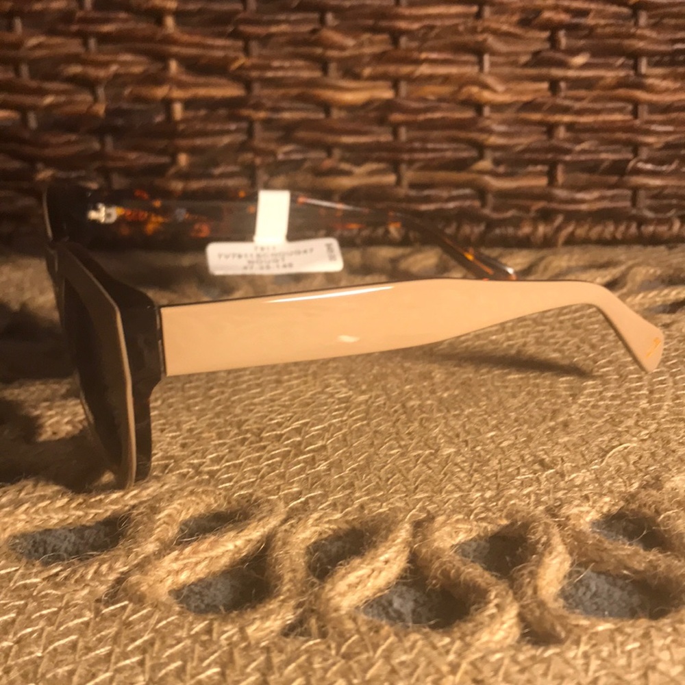 π π HP ππ 7 for all mankind sunglasses πΆ - Picture 4 of 7